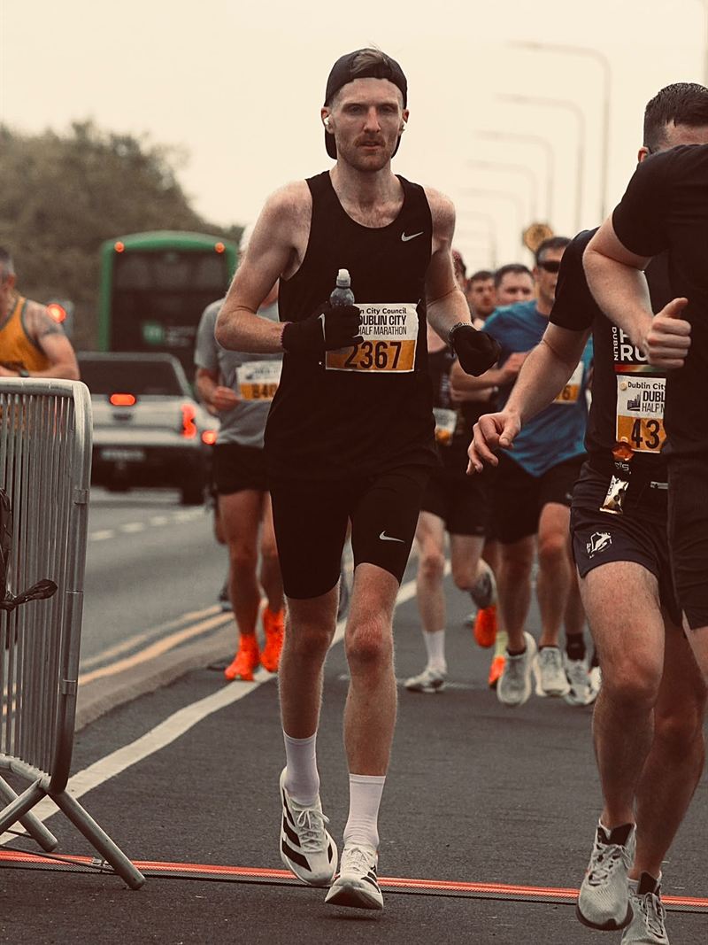 Conor Walsh racing the Dublin City Half Marathon